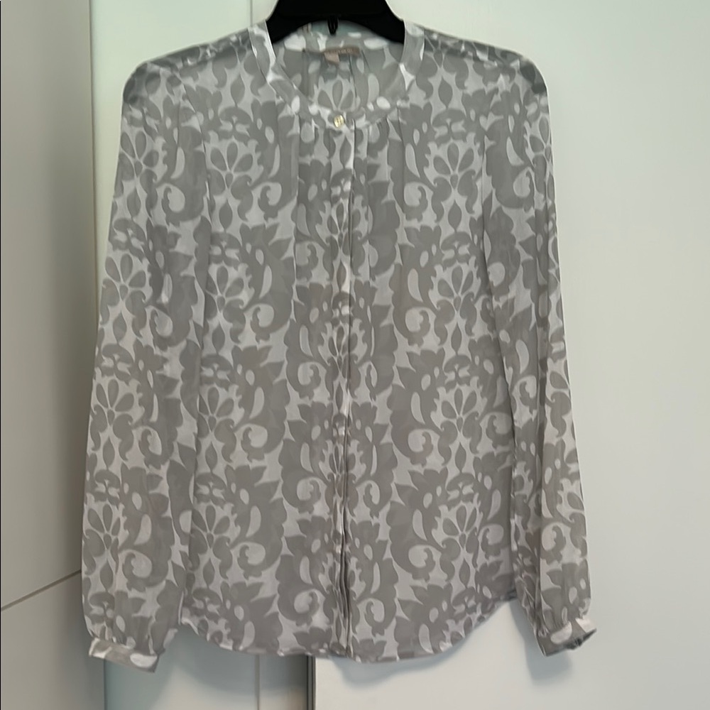 Banana Republic Light Grey & White Print Sheer Button Up Blouse